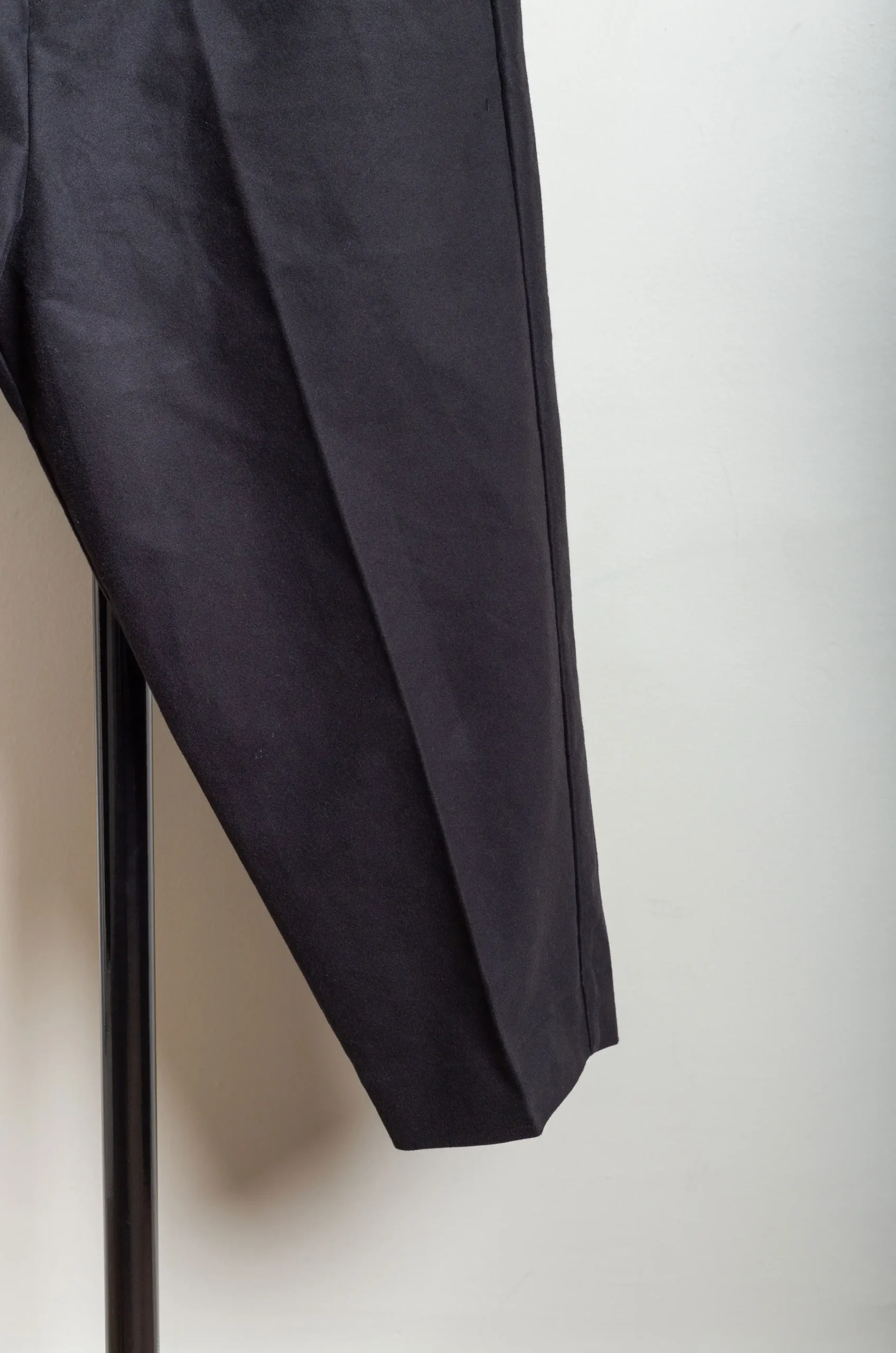 RDV O Globe – BRUCE Pant 242PA003 – Black 7 RDV O Globe – BRUCE Pant 242PA003 – Black – Image 5