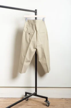 RDV O Globe – BRUCE Pant 242PA003 – Beige -Salomon Boutique rdv rdv o globe 47 scaled 1