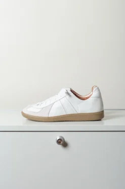 Reproduction Of Found – Women 1700L – White -Salomon Boutique rdv reproduction 04 scaled 1