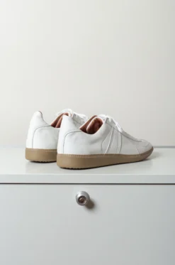 Reproduction Of Found – Women 1700L – White -Salomon Boutique rdv reproduction 05 scaled 1