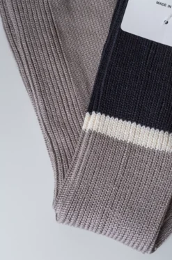 Rototo – Bicolor Ribbed Crew Socks – Black/Grayge