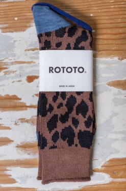 Rototo – Organic Cotton & Recycle Polyester Socks Leopard – Brown/L.Blue