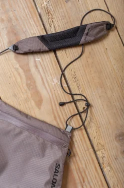 Salomon – ACS POUCH 2 – Iron -Salomon Boutique rdv salomon 03 scaled 4