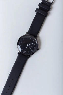 Sazaré – Wrist Watch 01.03.00 – Black Sheepskin Leather