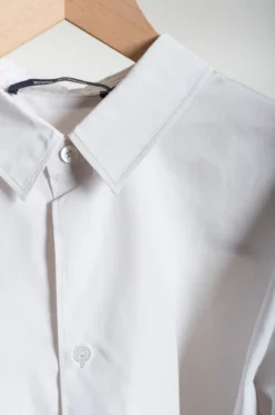 Sofie D’Hoore – BRIT Long Slv Cropped Shirt – Woven Pearl -Salomon Boutique rdv sofie dhoore 06 scaled 1