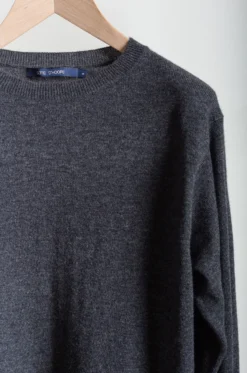 Sofie D’Hoore – MALOU 1Ply C-Neck Thum Finger Roll Edge – Charcoal Melange