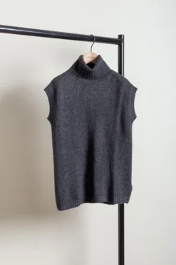 Sofie D’Hoore – MOLE 3Ply High Neck Sleeveless Vest – Charcoal Melange 9 Sofie D’Hoore – MOLE 3Ply High Neck Sleeveless Vest – Charcoal Melange -Salomon Boutique rdv sofie dhoore 30 scaled 1