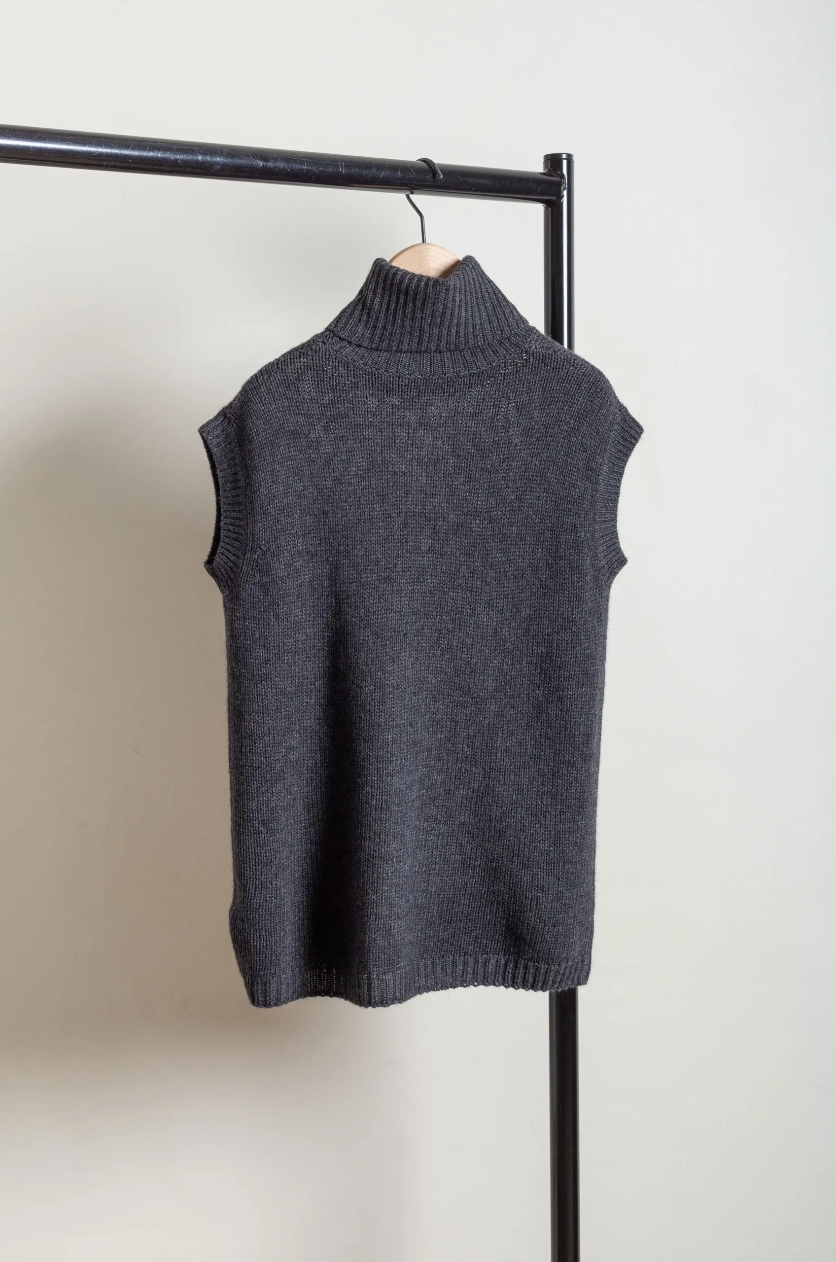 Sofie D’Hoore – MOLE 3Ply High Neck Sleeveless Vest – Charcoal Melange 7 Sofie D’Hoore – MOLE 3Ply High Neck Sleeveless Vest – Charcoal Melange – Image 5