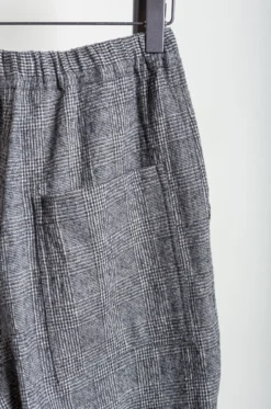 Sofie D’Hoore – PARTS Loose Fit Pants – Mid Grey Pow 8 Sofie D’Hoore – PARTS Loose Fit Pants – Mid Grey Pow -Salomon Boutique rdv sofie dhoore 59 scaled 1