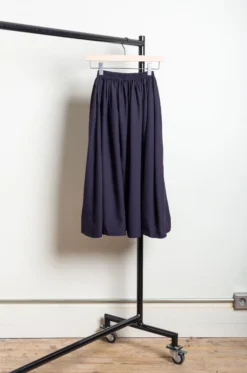 Sono – Skye Skirt 8021 – Deep Navy 7 Sono – Skye Skirt 8021 – Deep Navy -Salomon Boutique rdv sono 44 scaled 1
