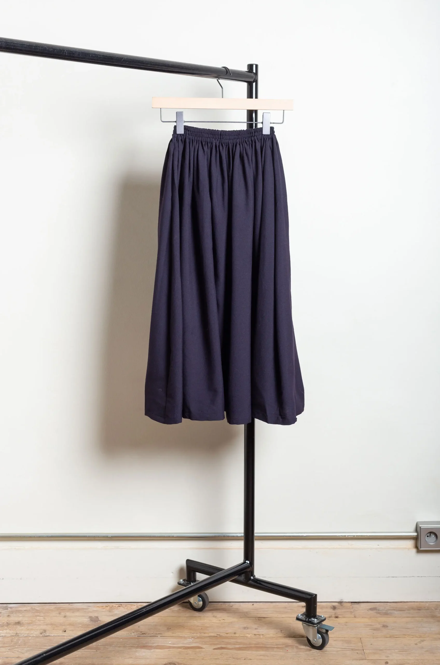 Sono – Skye Skirt 8021 – Deep Navy 5 Sono – Skye Skirt 8021 – Deep Navy – Image 3