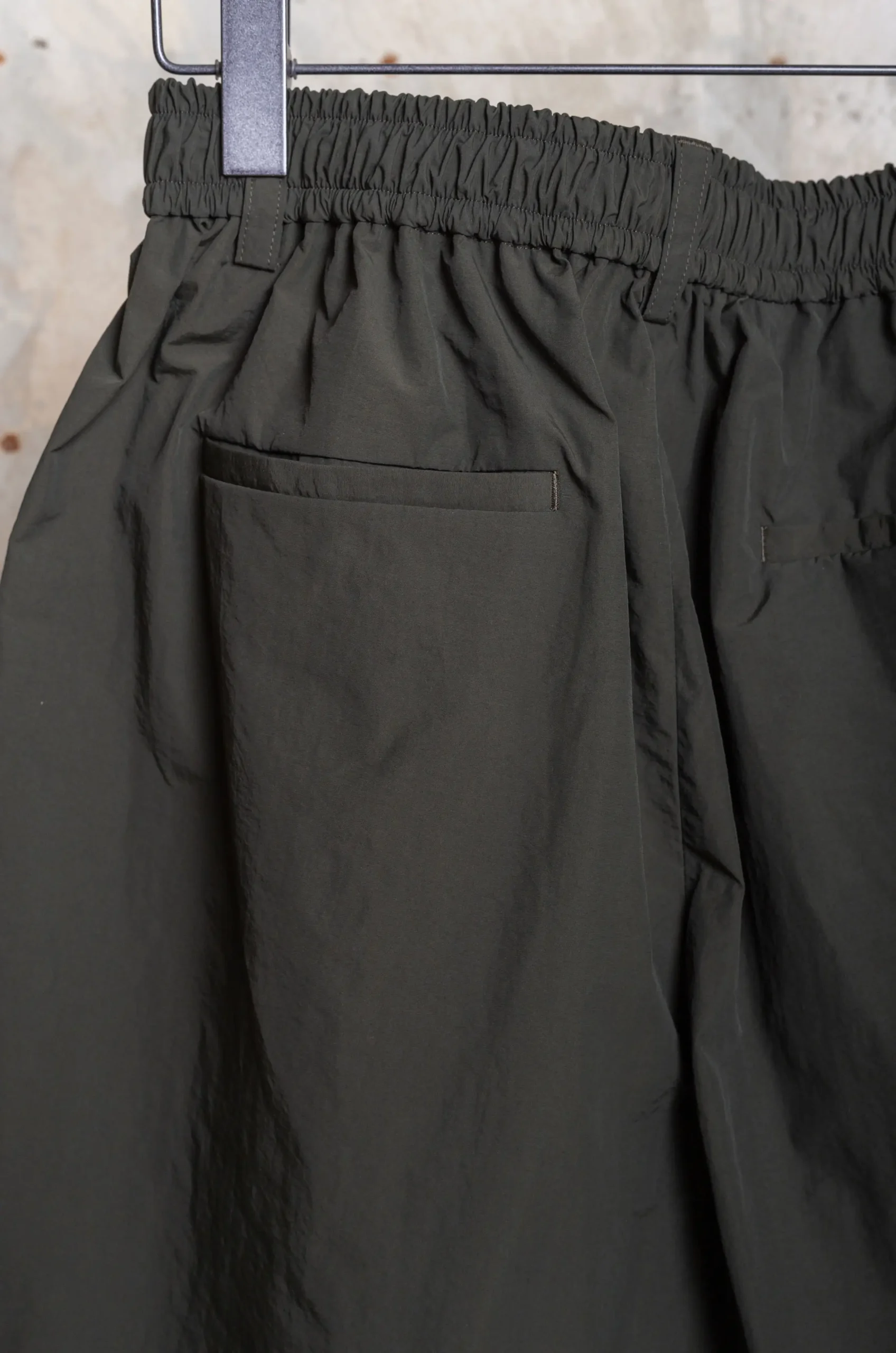 Stein – Windbreaker Wide Easy Short Trousers – Dark Khaki 8 Stein – Windbreaker Wide Easy Short Trousers – Dark Khaki – Image 6