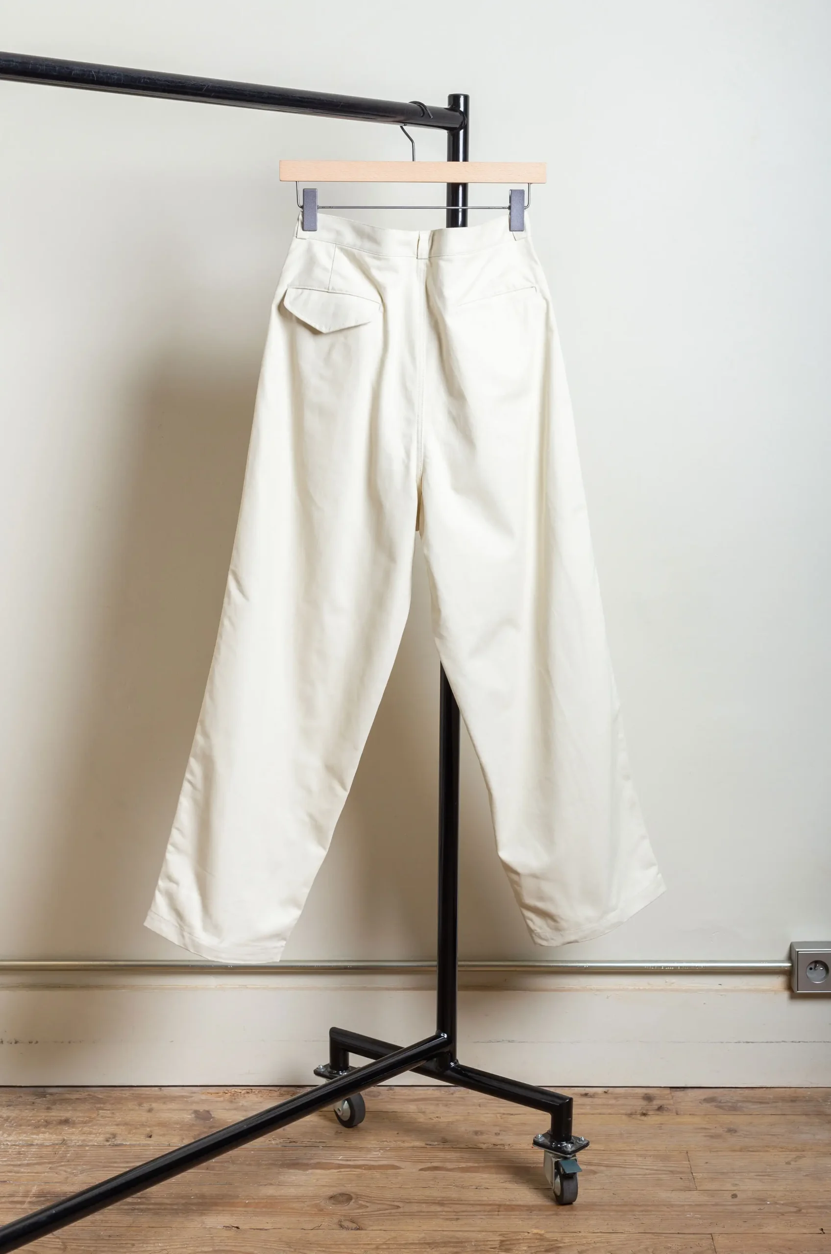 Still By Hand – Peach Skin Wide Pants PT06243OS – Ecru 5 Still By Hand – Peach Skin Wide Pants PT06243OS – Ecru – Image 3