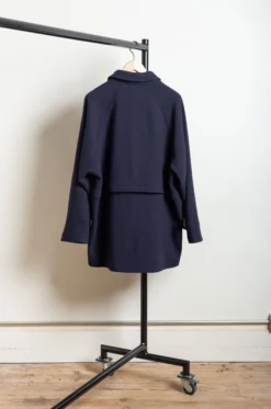 Still By Hand – Wool/Nylon Half Coat CO3243OS – Navy -Salomon Boutique rdv still by hand 50 1 scaled 1
