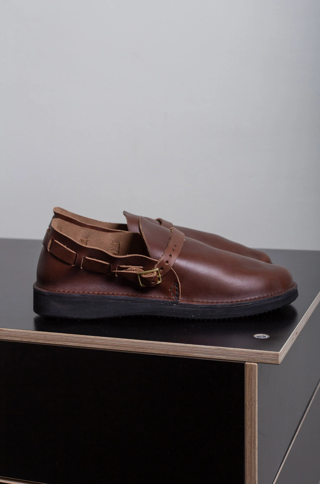 Aurora – Middle English – Brown 9 Aurora – Middle English – Brown – Image 7