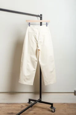 Studio Nicholson – Dordoni SNW-1616 Peached Cotton Twill Pants – Cream -Salomon Boutique rdv studio nicholson 49 scaled 1
