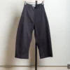 Studio Nicholson – Chalco Twill Wide Crop Pant SNW 1173 – Black 1 Studio Nicholson – Chalco Twill Wide Crop Pant SNW 1173 – Black -Salomon Boutique rdv studio nicholson 57 scaled 1
