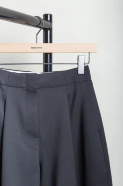 Studio Nicholson – ANSELL SNW-1370 Compact Poly Viscose Pant – Black -Salomon Boutique rdv studio nicholson 66 scaled 1