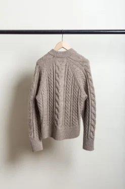 Studio Nicholson – MOLVE SNW-1485 Cable Knit Crew Neck – Oatmeal -Salomon Boutique rdv studio nicholson 83 scaled 1