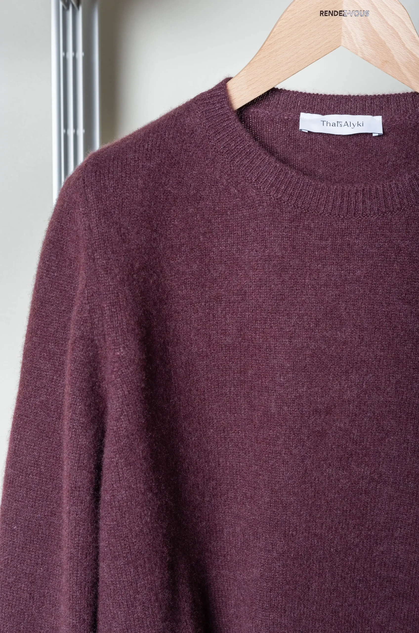 That’s Alyki – Dulce Giro R Knitwear – Ottoman 6 That’s Alyki – Dulce Giro R Knitwear – Ottoman – Image 4