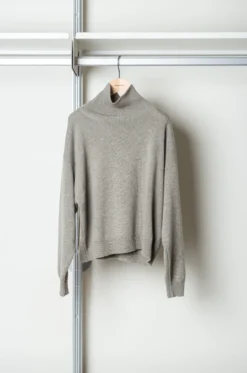 That’s Alyki – Oriane DV Knitwear – Seagrass 10 That’s Alyki – Oriane DV Knitwear – Seagrass -Salomon Boutique rdv thatsalyki 52 scaled 1