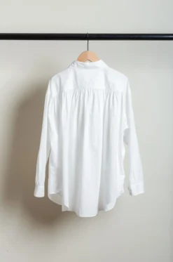Toujours – Back Gathered Shirt TM41OS02 – White -Salomon Boutique rdv toujours 31 1 scaled 1