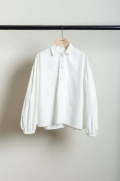 Whiteread – Shirt 01 – Salt 11 Whiteread – Shirt 01 – Salt -Salomon Boutique rdv whiteread 09 scaled 1