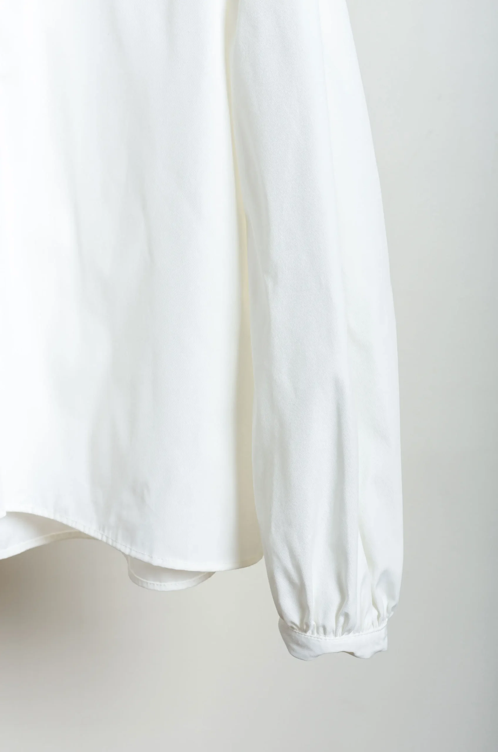 Whiteread – Shirt 01 – Salt 7 Whiteread – Shirt 01 – Salt – Image 5