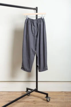 Whiteread – Trousers 01 – Granite 13 Whiteread – Trousers 01 – Granite -Salomon Boutique rdv whiteread 21 scaled 1