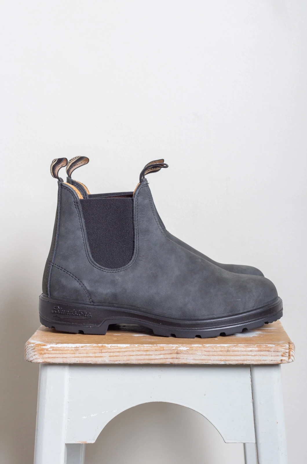 Blundstone – Men Classic Chelsea Boots – Rustic Black 4 Blundstone – Men Classic Chelsea Boots – Rustic Black – Image 2