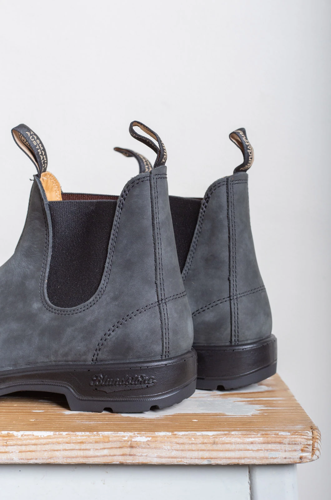 Blundstone – Men Classic Chelsea Boots – Rustic Black 5 Blundstone – Men Classic Chelsea Boots – Rustic Black – Image 3