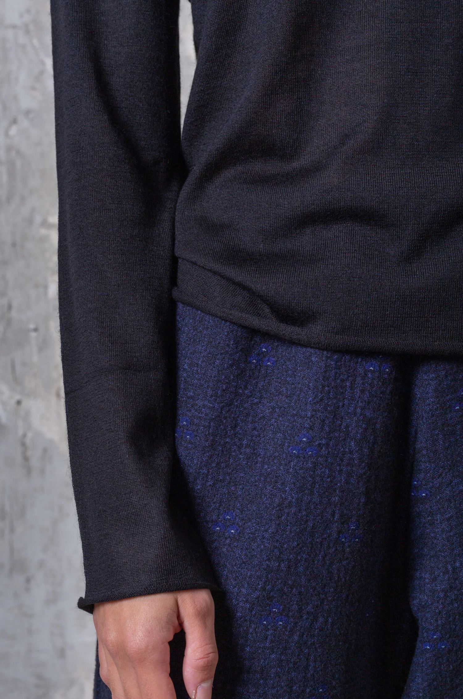 Oyuna – LEW Knitted Raised Neck Sweater – Black 4 Oyuna – LEW Knitted Raised Neck Sweater – Black – Image 2