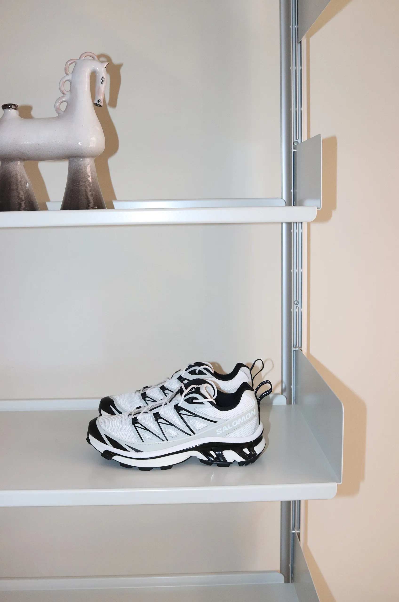 Salomon – Women Shoes XT-6 Expanse – White/Metal/Black 3 Salomon – Women Shoes XT-6 Expanse – White/Metal/Black