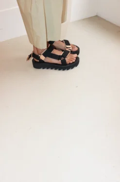 Hender Scheme – Women Shoes MJ-S-WEB – Black/Natural