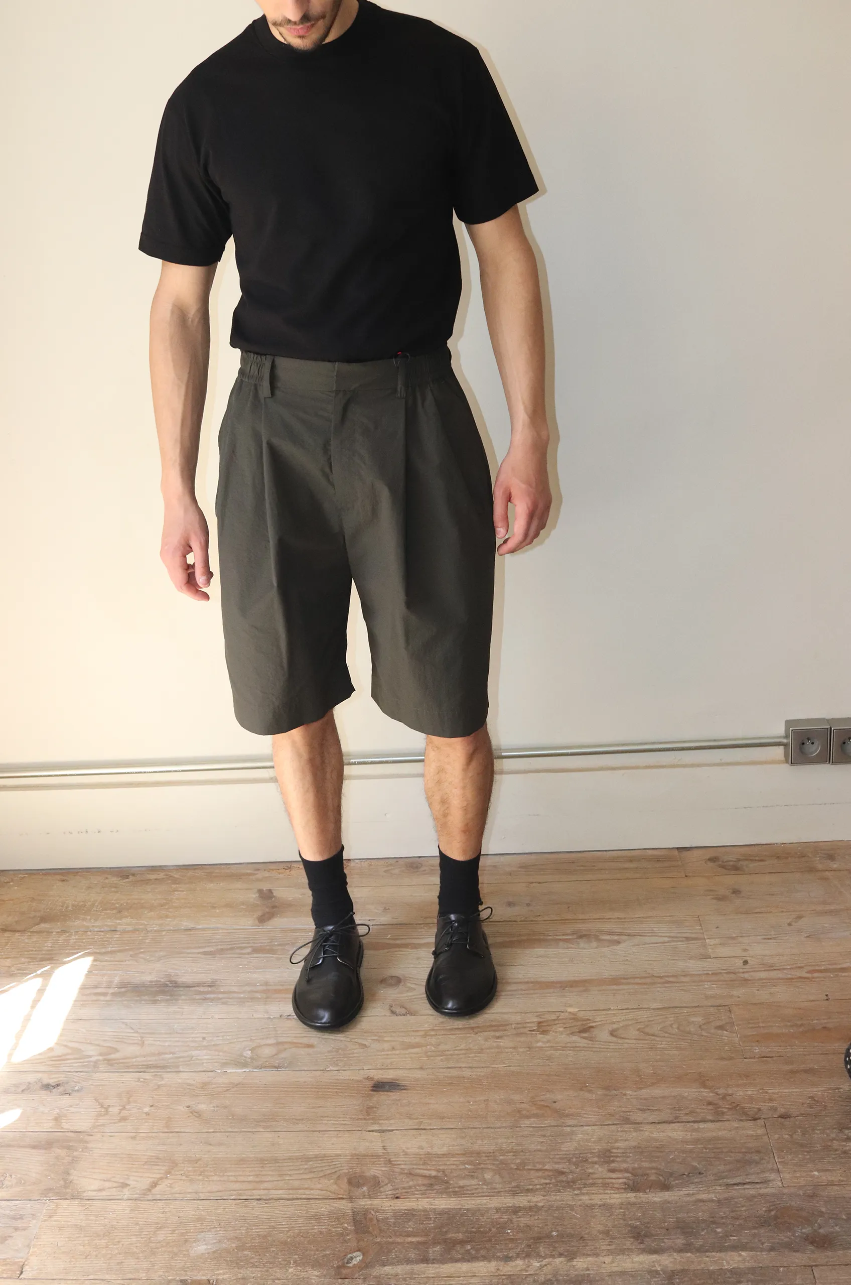 Stein – Windbreaker Wide Easy Short Trousers – Dark Khaki 3 Stein – Windbreaker Wide Easy Short Trousers – Dark Khaki